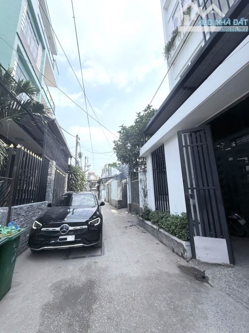 BÁN CHDV 4 TẦNG - 28 PHÒNG DÒNG TIỀN HƠN 110 TRIỆU / THÁNG - NGANG 9M, 194M2, KO LỘ GIỚI