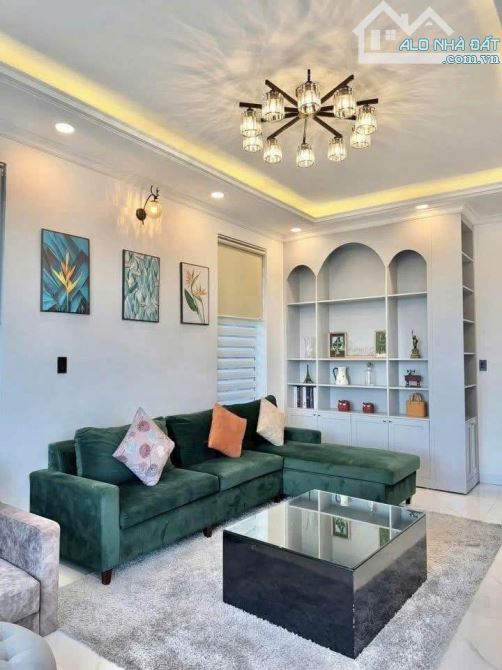 BIỆT THỰ 200M2 HẺM XE HƠI ĐƯỜNG VẠN HẠNH, P.8, ĐÀ LẠT – GIÁ 13.5 TỶ