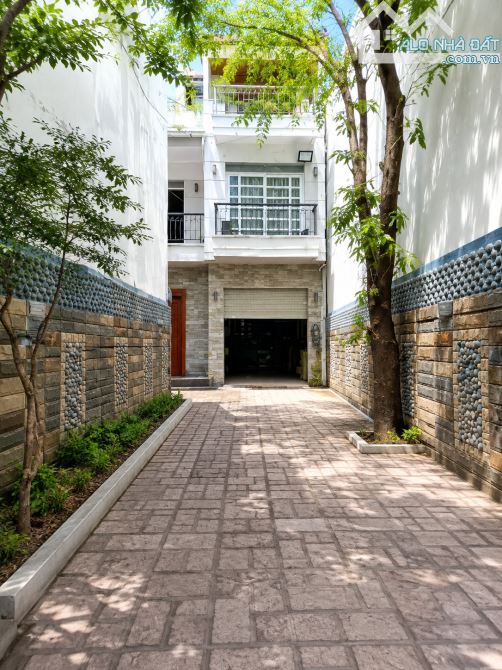 Gần Lý Phục Man - Biệt thự Sân vườn 155m2 - 3tầng 4PN lớn - Gara Ô Tô, Nở hậu 7.2m - 18tỷ