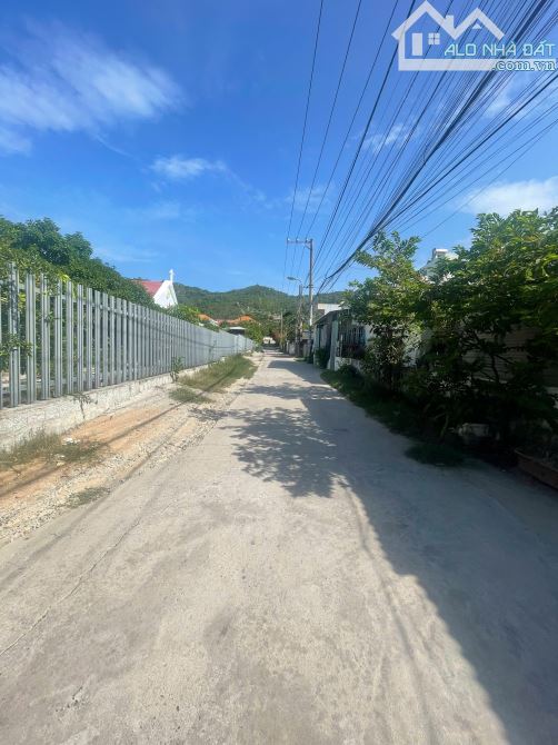 BÁN ĐẤT HẺM Ô TÔ NGUYỄN KHUYẾN SẴN PHÒNG TRỌ - 332.8M2 - 37TR/M2