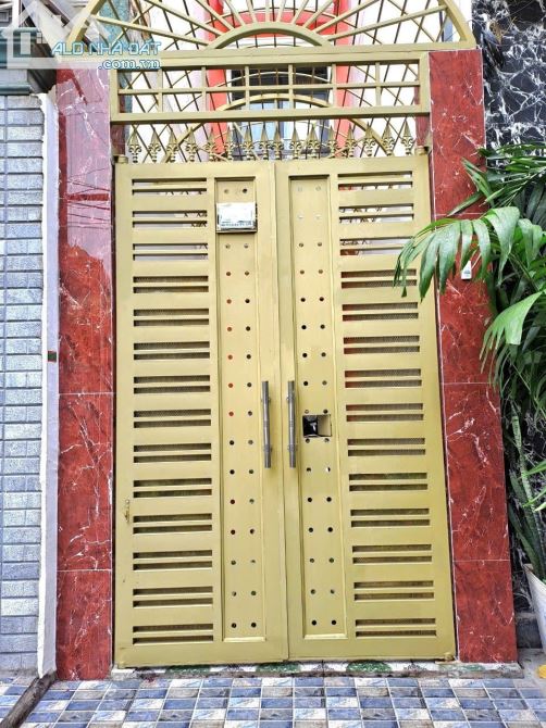 CẦN BÁN NHÀ 4 TẦNG ĐƯỜNG NGUYỄN KIỆM, P.3, QUẬN PHÚ NHUẬN, TP.HCM - GẦN NGÃ TƯ PHÚ NHUẬN