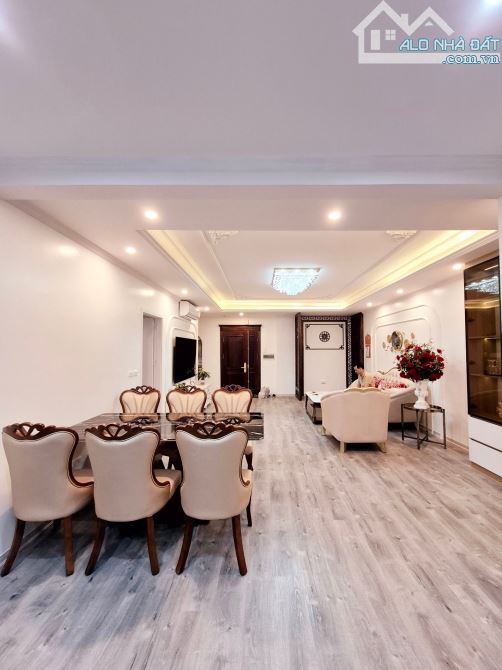 Chung cư cao cấp 250 Minh Khai - 132m2 - 3PN full nội thất. Giá: 10,8 tỷ
