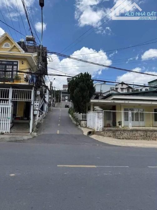 NỢ NGÂN HÀNG _ GIẢM GIÁ BÁN NHANH NHÀ 2 MẶT TIỀN GẦN CHỢ NGÔ QUYỀN