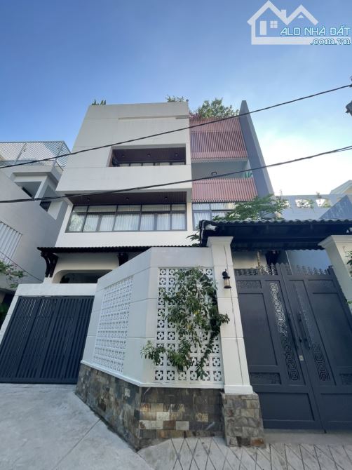 Biệt thự Châu Âu Khu K300 Tân Bình DT: 10x17m, 3 tầng full nội thất. Giá 22 tỷ