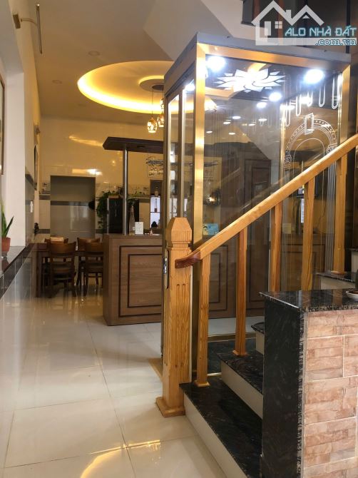 DUY NHẤT CHỈ 7 TỶ 5 NHÀ 4 TẦNG MỚI XÂY CÓ THANG MÁY SÂN ĐẬU Ô TÔ P9