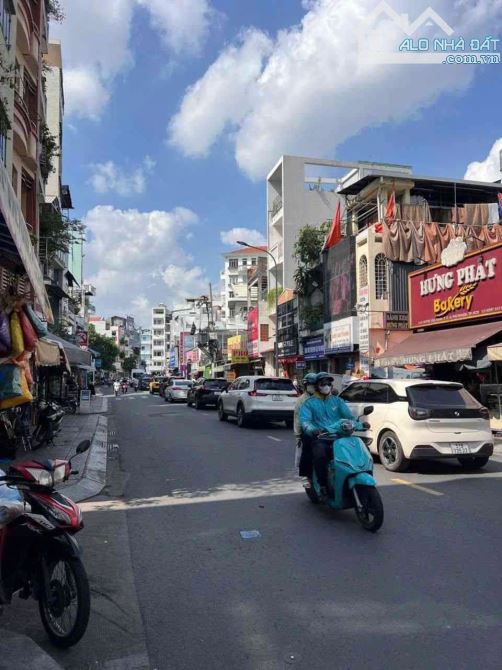 MẶT TIỀN HUỲNH VĂN BÁNH - PHÚ NHUẬN – DT: 40M2 –4 TẦNG - 11 TỶ
