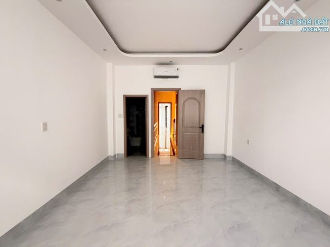 15.4 tỷ tl Bán Gấp Nhà 2Mt HXH Đường Đào Duy Anh P9,Q Phú Nhuận,Dt:4x15m,Kc2 tầng