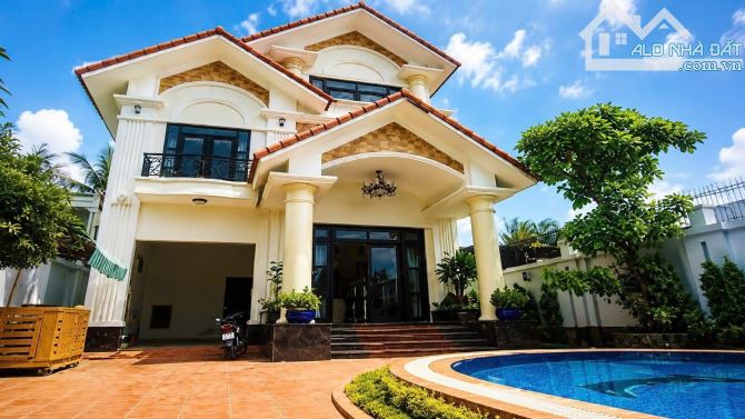 Biệt thự Mặt tiền Thảo Điền, Q.2- DT: 13x31m 375m2 đất- Biệt thự 3 tầng chỉ 76 tỷ