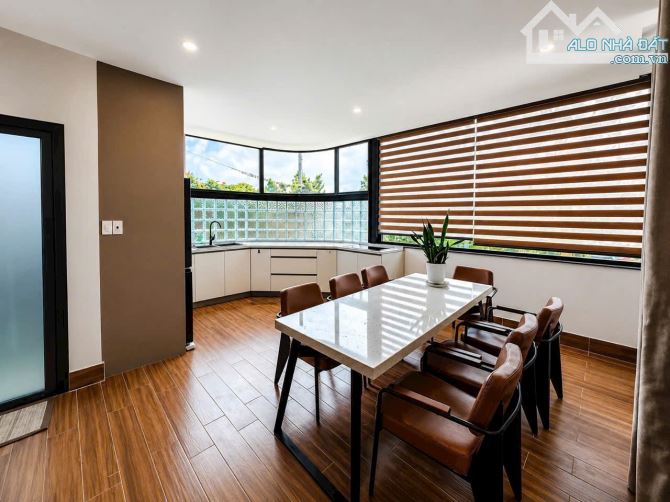 NHÀ 3 MT VIEW HỒ XUÂN HƯƠNG NGANG10.5M GIÁ 15.5 TỶ