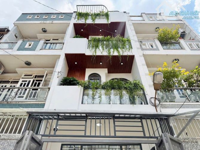Chú Long cần nhượng lại nhà Mặt tiền đường Nguyễn Thị Xiếu, Q7. Giá mong muốn 4Tỷ290