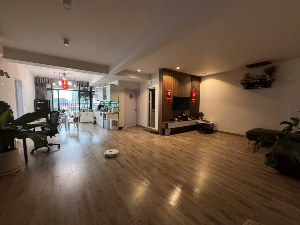 Bán căn hộ chung cư Trung Ương Đảng, 3 phòng ngủ 3wc 131,8m2, giá 14,5 tỷ, view mát