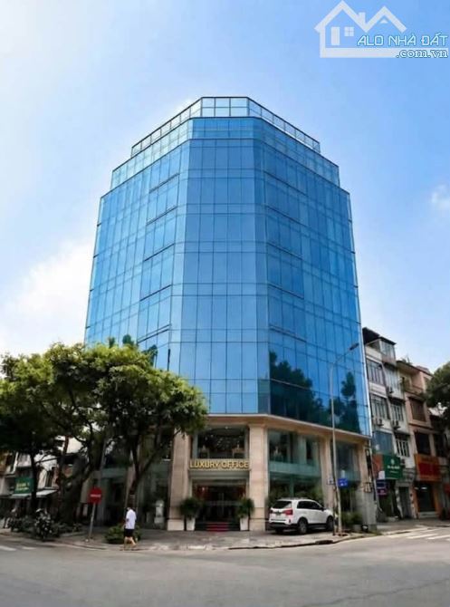 [TIN THẬT] Bán Tòa Văn Phòng Lô góc Trần Thái Tông - Thọ Tháp, DT 236m²x 9Tầng, MT 20m.