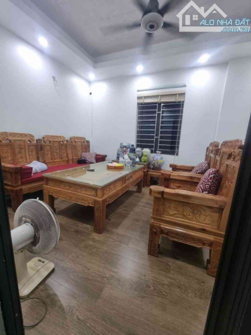 7.85 tỷ/51 m2/ nhà 4 tầng Bát Khối/ ĐÔNG DƯ