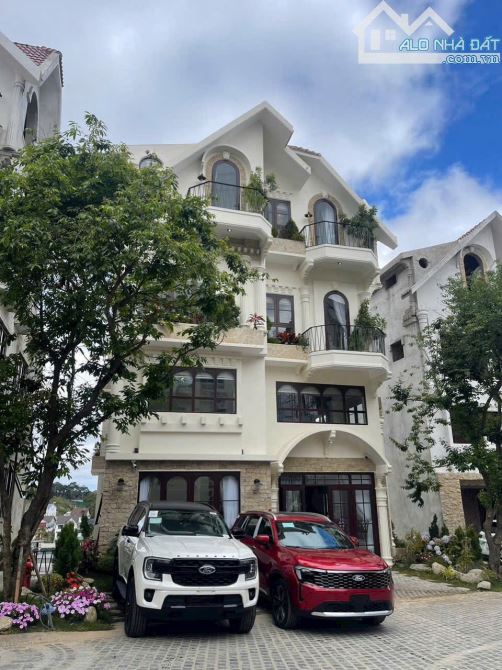 VILLA CAO CẤP TRỊNH HOÀI ĐỨC. MUA NHÀ TẶNG XE FORD. GIÁ TỪ 15 - 25 TỶ/CĂN
