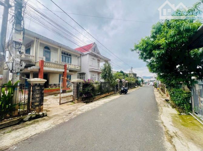 NGỘP BANK NẶNG. 14 TỶ HẠ CÒN 8 TỶ. NHÀ THÁI PHIÊN. P12. 415M2. 308M2 XD. NGANG 14M.