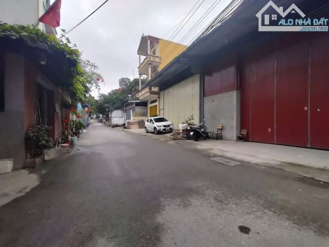 BÁN LÔ ĐẤT CÓ SẴN NHÀ XƯỞNG ĐANG CHO THUÊ DÒNG TIỀN ỔN ĐỊNH. DT 357M2 MT 11,8M