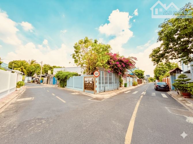 MT 8m Thông - 149m2 - 3 Tầng Ngay Chợ Hóc Môn