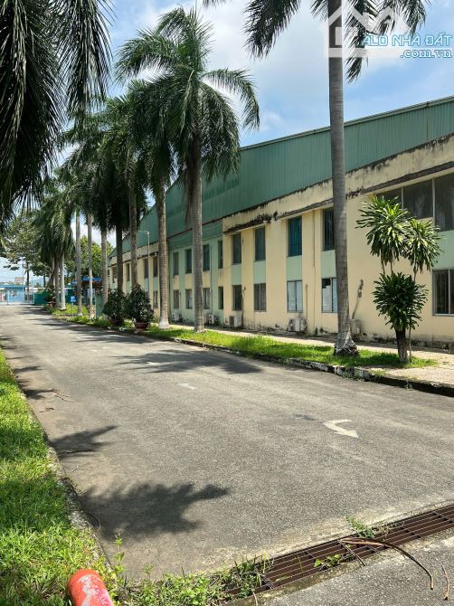 Bán nhà xưởng đã đóng thuế 1 lầu thuộc KCN Phú Mỹ, Vũng Tàu, 50000m2, giá 318 tỷ.