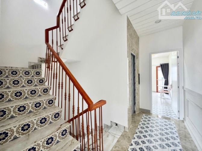 Bán nhà đường số 33, Linh Đông, Thủ Đức, TP HCM. DT 80m2, 5 tầng, SHR. Giá 10,68 tỷ.