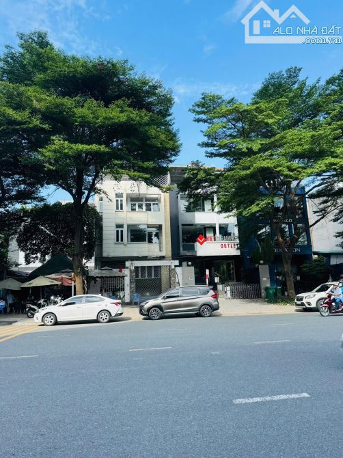 Bán Tòa Nhà Văn Phòng Mặt Tiền Trương Văn Bang Đoạn Đẹp Nhất - P.Thạnh Mỹ Lợi - Quận 2