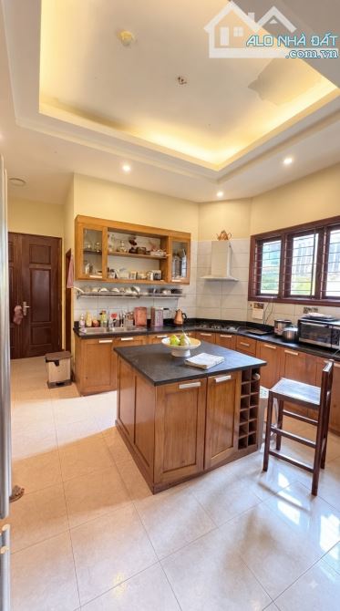 Biệt thự mặt phố Đặng Thai Mai - nơi khẳng định Vị thế, 302 m2,