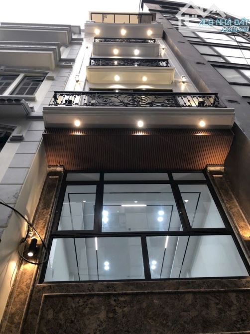 TOÀ VĂN PHÒNG 8 TẦNG THANG MÁY 46M² GIÁ 24 TỶ PHỐ VĨNH PHÚC, BA ĐÌNH, HÀ NỘI