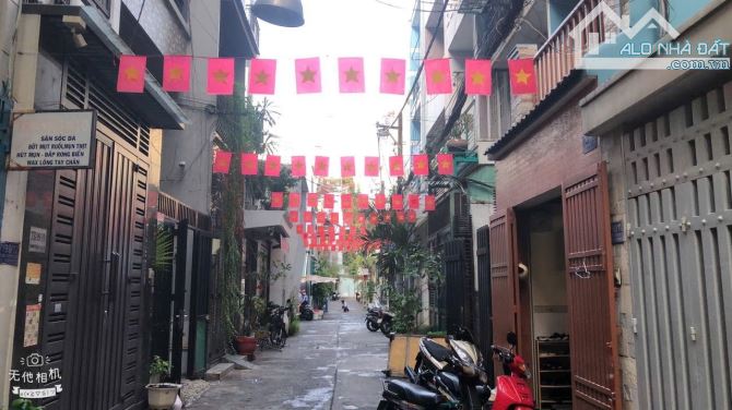 CẤN B.ÁN GẤP GẢM SÔC HƠN 1 T.Ỷ - NHÀ MỚI – HXH 5M – THANG MÁY – THÀNH THÁI –P14 QUẬN 10