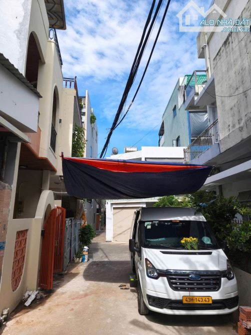 Bán nhà 3 tầng- Full nội thất luxury-ô tô đỗ cửa