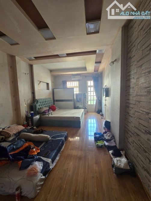- BÁN NHÀ ĐẸP BÙI TƯ TOÀN - B. TÂN - SỔ HỒNG RIÊNG - VÀO Ở NGAY (120m2) ĐANG C