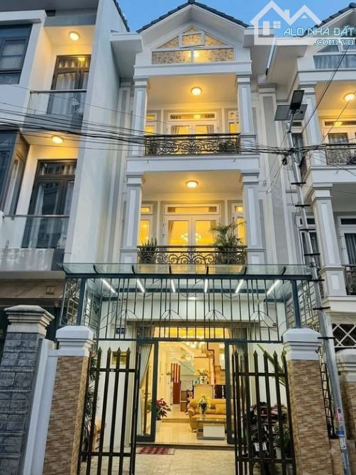 GIẢ MẠNH CHỈ 7 tỷ _ NHÀ PHỐ 3 TẦNG _ GẦN TRƯỜNG ĐẠI HỌC ĐÀ LẠT