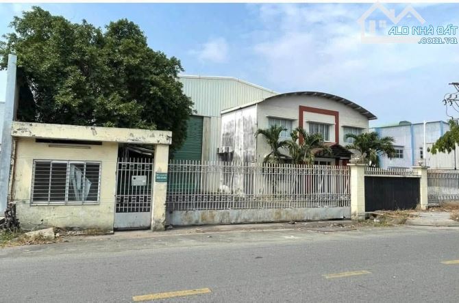 Bán nhà xưởng An Phú 3, Thuận An, Bình Dương: 30 x 82= 2.448m2, giá 43 tỷ