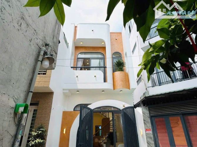Biệt thự villa sân vườn 4x18m nở hậu 8m, 4 PN siêu rộng, ngay trung tâm gò vấp, 6 tỏi 3