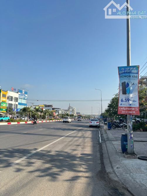BÁN 12 PHÒNG TRỌ KHU CÔNG NGHIỆP NHƠN TRẠCH- DT: 240M– CÓ 220M² THỔ CƯ – GIÁ 6,6 TỶ