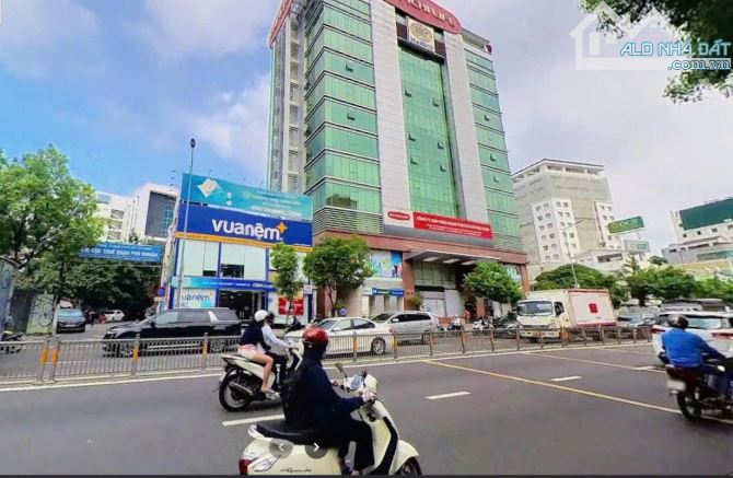 KHAN HIẾM BIỆT THỰ ĐẸP VEN SÔNG SÀI GÒN - QUẬN 2
