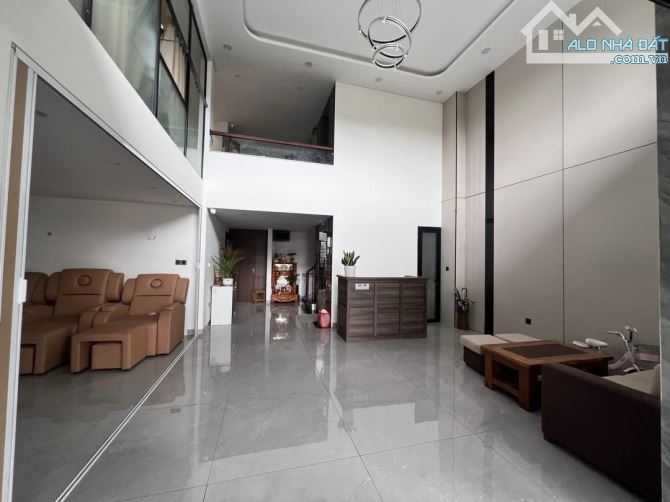 ‼️CỰC HIẾM - BIỆT THỰ 4TẦNG TRẦN SÂM - 180M2 NGANG 10M - KINH DOANH SPA, CAFE, CĂN HỘ DÒNG