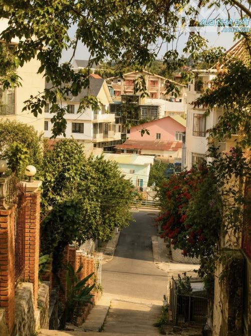 Bán nhà cách hồ Xuân Hương chỉ 1 phút - Yersin Đà Lạt 200m2 giá 13.5 tỷ