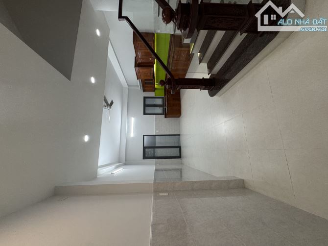Cơ hội sở hữu tài sản giá siêu tốt tại Quận Tân Phú-Nhà 4 Tầng BTCT - Ngang 5m- xem là mê