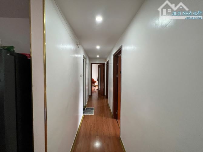 Bán căn hộ chung cư Thành ủy Hà Nội 118m2, 3PN, 2WC, 7,2 tỷ đầy đủ nội thất tại Bắc Từ Liê