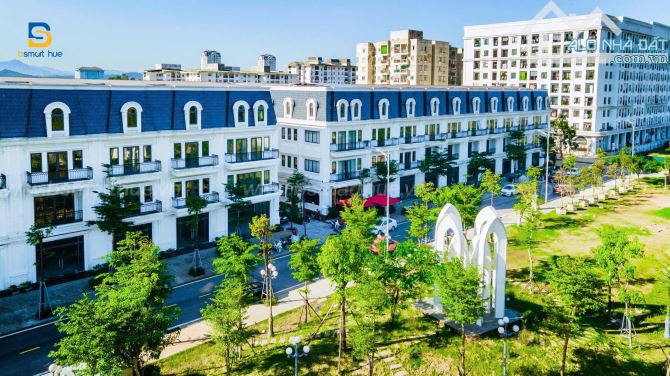 NHÀ 4 TẦNG THIẾT KẾ 9 PHÒNG MẪU VIEW CÔNG VIÊN, CÓ THIẾT KẾ THANG MÁY - CAO KHÔNG NGẬP LỤT