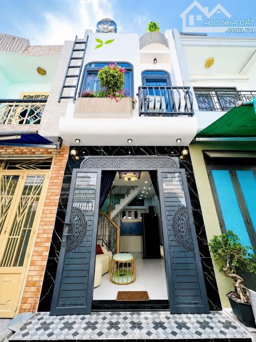 HẠ GIÁ BÁN NHANH NHÀ NGAY ĐOÀN VĂN BƠ QUẬN 4-GIÁ:3.96TỶ/65,79m2(4,3x15,3m)
