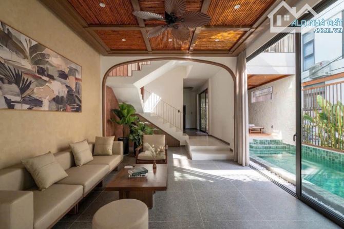 Bán gấp. Siêu phẩm Villa Võ Nguyên Giáp, Lô Góc, Dòng Tiền 110tr/Tháng. Hồ bơi rộng