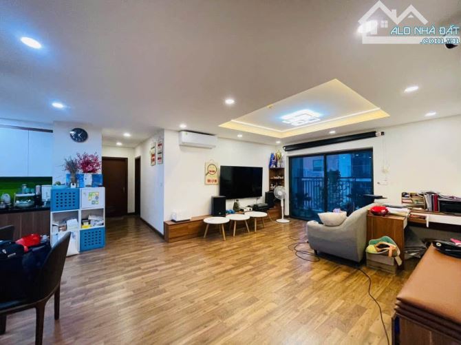 CĂN GÓC 9 TỶ 135m 3 NGỦ DIAMOND GOLDMARK CITY 136 HỒ TÙNG MẬU BẮC TỪ LIÊM NỘI THẤT ĐẦY ĐỦ