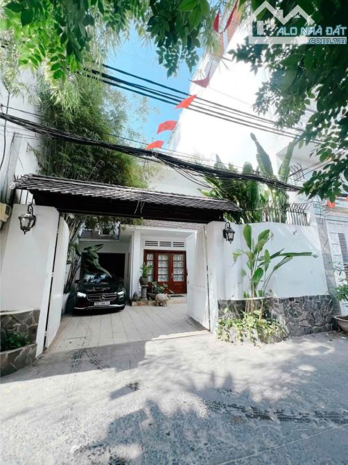 Biệt Thự - HXH - CMT8 (Đối diện CV Lê Thị Riêng), P5, Q.TB - DT: 7,4m x 29m - Giá: 3X Tỷ