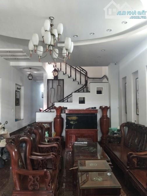 BÁN GẤP NHÀ 2 LẦU MT NGUYỄN VĂN LINH 120M2 GIÁ 8.5 TỶ CÒN TL