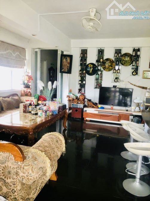 Biệt thự 3 tầng có hồ bơi, 2mt Đình Ngang số 267 Phạm Văn Đồng