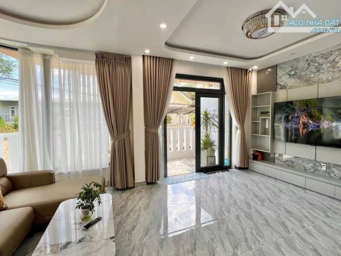 Bán Nhà Đẹp 2 Mặt Tiền - Khu Quy Hoạch Nguyễn Khuyến Giá 15,5 tỷ