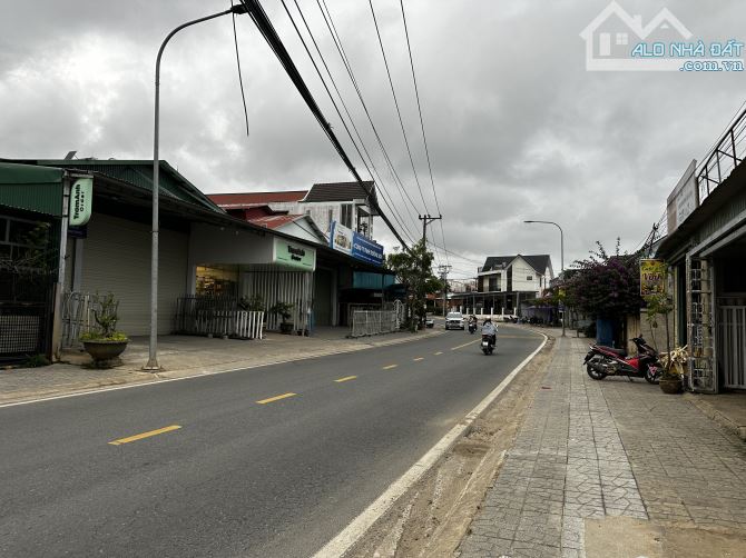 Bán kho bãi mặt tiền đường nguyên tử lực P8, Đà Lạt