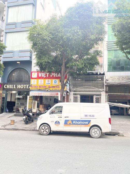 Giảm 35% Bán Gấp Nhà mặt tiền ngay PHAN XÍCH LONG, Giáp Quận 1, 8x25m, HĐT 100tr/tháng