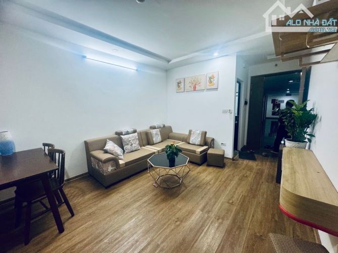 CHUNG CƯ MINI HÀO NAM 48m2 THANG MÁY NHÀ MỚI ĐẸP AN NINH TỐT 2.5 TỶ