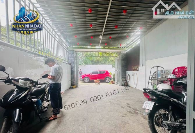 NHÀ PHÚ HOÀ - dt 5x32 tc 120m , tường xây 20